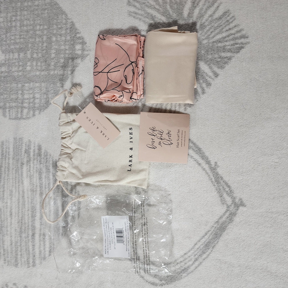 Lark & Ives Pink and Cream Scarf‎ Set